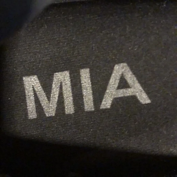 MIA Women’s slip on flat shoes. Black. Size 6.5 worn twice. Excellent condition. - Picture 2 of 5